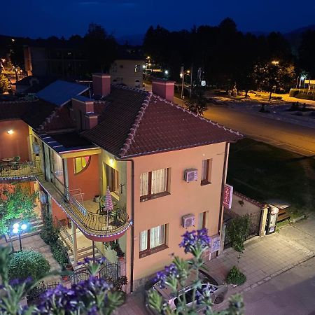 Family Hotel Kavrakovi Pavel Banya Extérieur photo