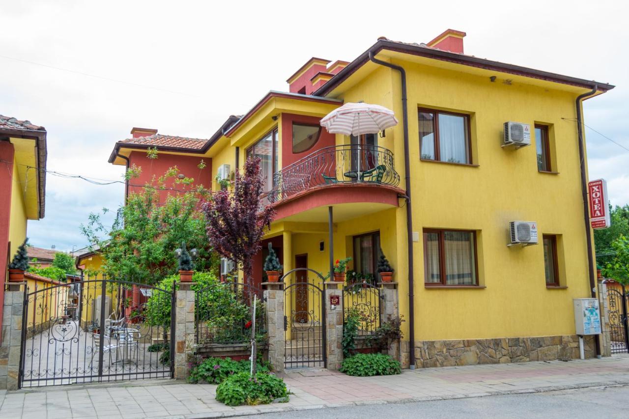 Family Hotel Kavrakovi Pavel Banya Extérieur photo